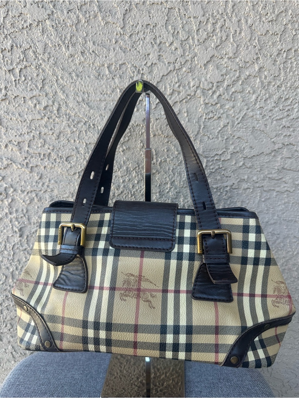 BURBERRY vintage Classic Plaid shoulder/handbag bag with Dark Leather Trim - Picture 2 of 12